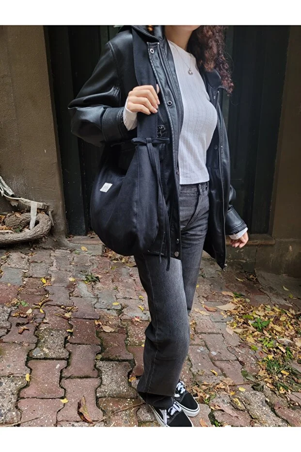 Bow Bag Siyah Kadın Astarlı Içi Gözlü Fiyonk Detaylı Fermuarlı Baget Kol Çantası